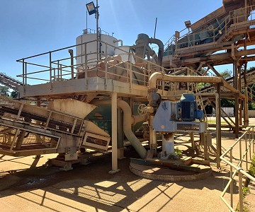 Hewitt Robins Replaces 150tph Dewatering Screen