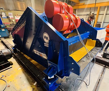 Hewitt Robins Replaces 150tph Dewatering Screen