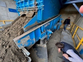 Hewitt Robins supplies vibrating equipment to one of the World's biggest Phosphate Mines