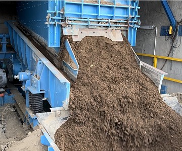 Hewitt Robins supplies vibrating equipment to one of the World's biggest Phosphate Mines